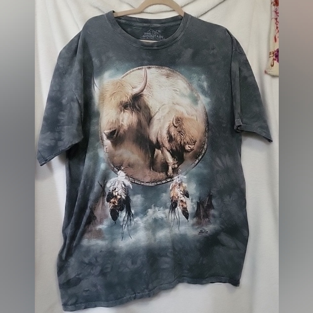 The Mountain Native American Buffalos Tie Dye Shirt. Size XL